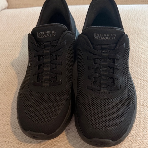 Skechers Go Walk Black Athletic Shoes - Picture 11 of 11